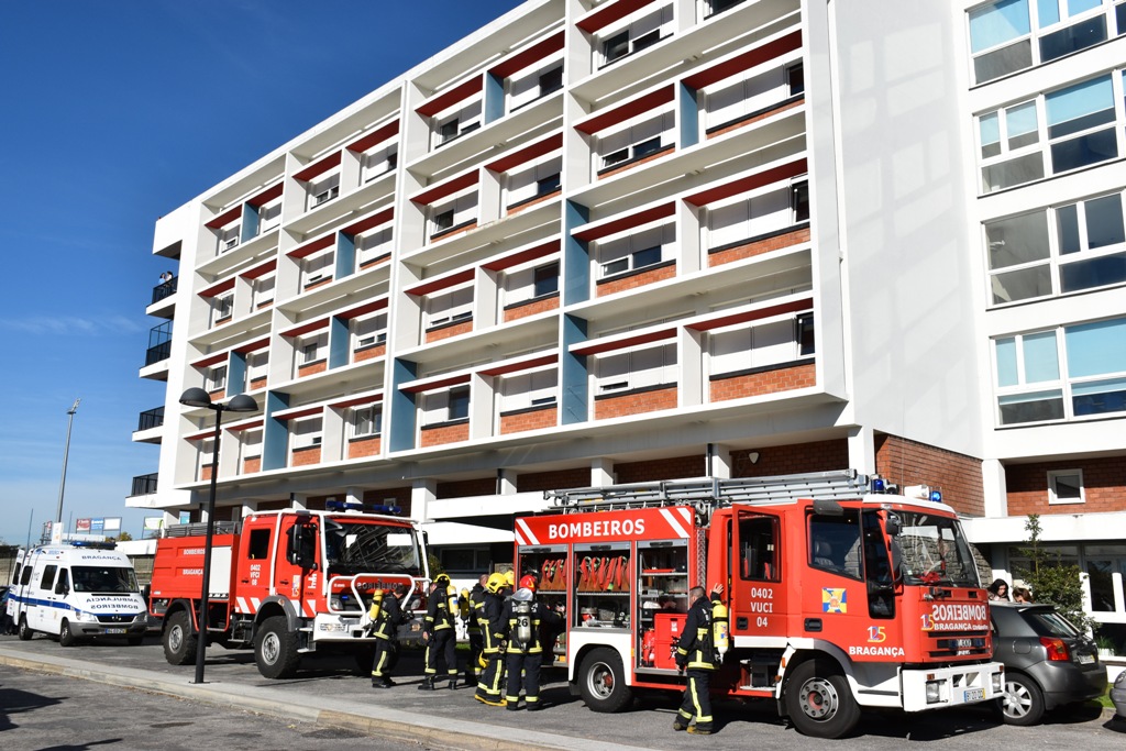 Simulacro de incêndio testou o plano de emergência do Hospital de Bragança