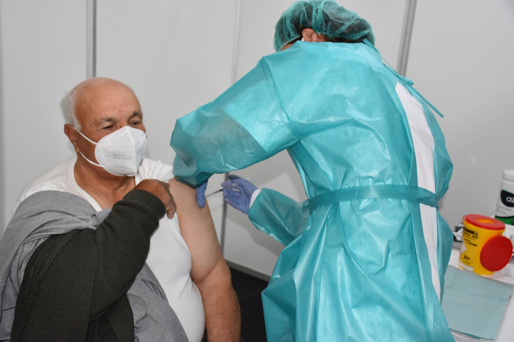 Campanha de vacinação contra a COVID-19 e gripe com taxas de cobertura elevadas no distrito de Bragança