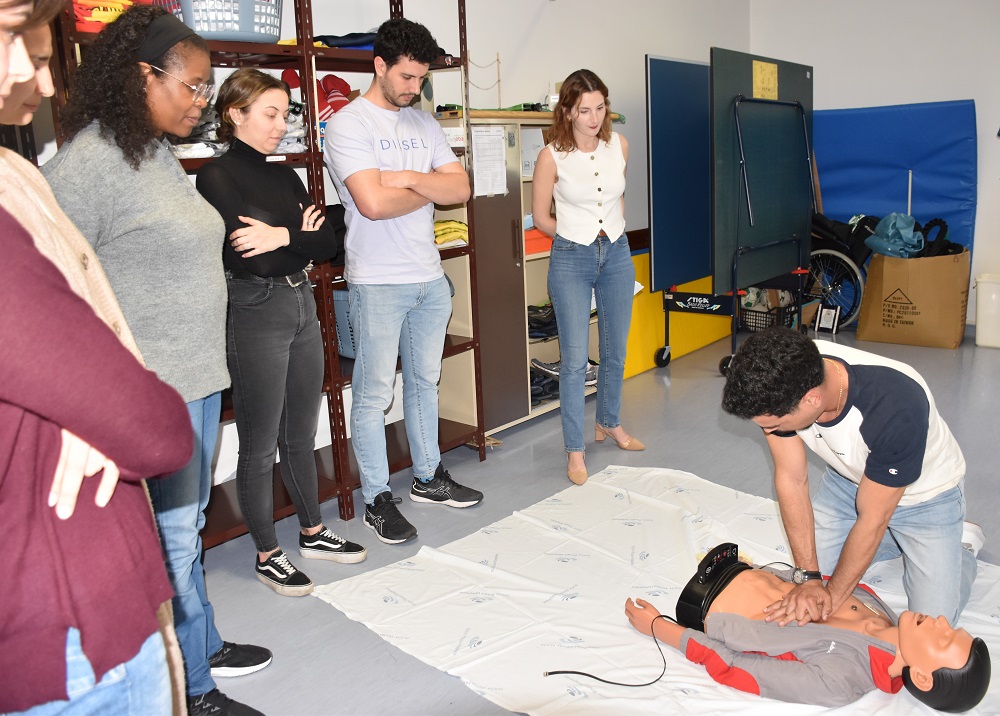 Médicos Internos da ULS do Nordeste reforçam formação em Suporte Básico de Vida